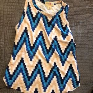 Chevron print tank